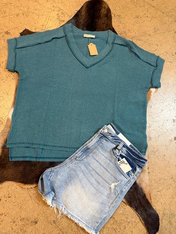 Corded ribbed high low V-neck