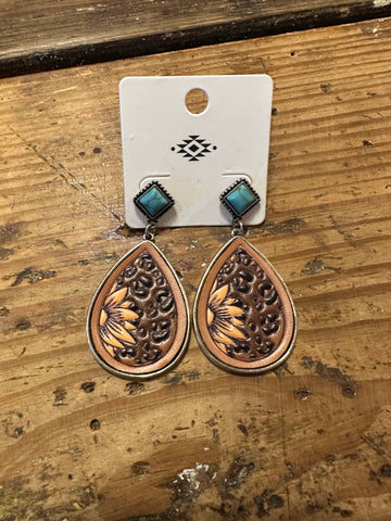 Leather earrings