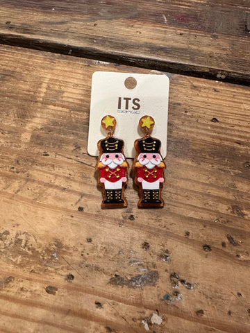 Nut cracker