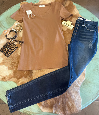 V-neck basic tee