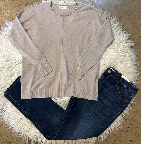 Round neck sweater