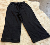 ACID WASHED FLEECE PINTUCK CROPPED WIDE LEG PANTS BLACK