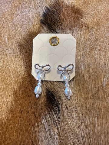 Bow Pearl earrings