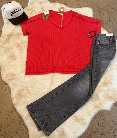 Corded v-neck ribbed high low top