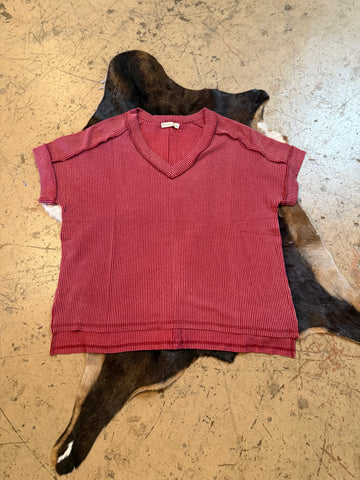 Corded v-neck ribbed high low top
