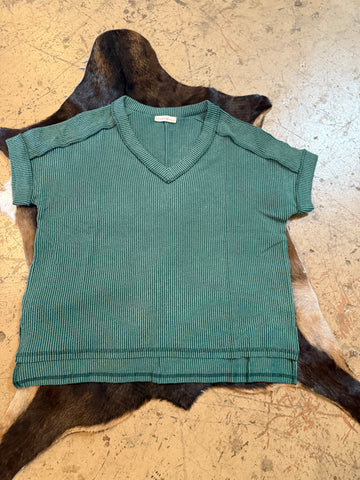 Corded v-neck ribbed high low top