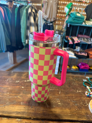 Checkered tumbler cup