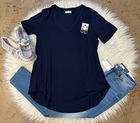 Solid v-neck tee